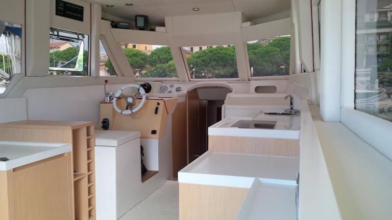 Motor yacht Artus Green 33 Garuda for rent - Italy | Boataround