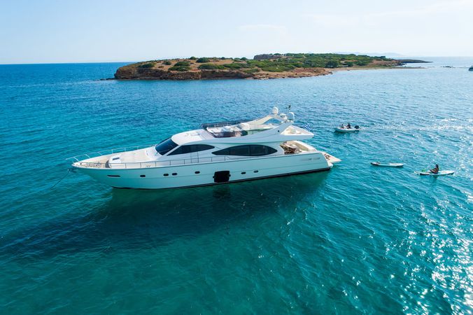 Ferretti 780 | Nineteen