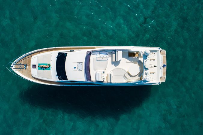 Ferretti 780 | Nineteen