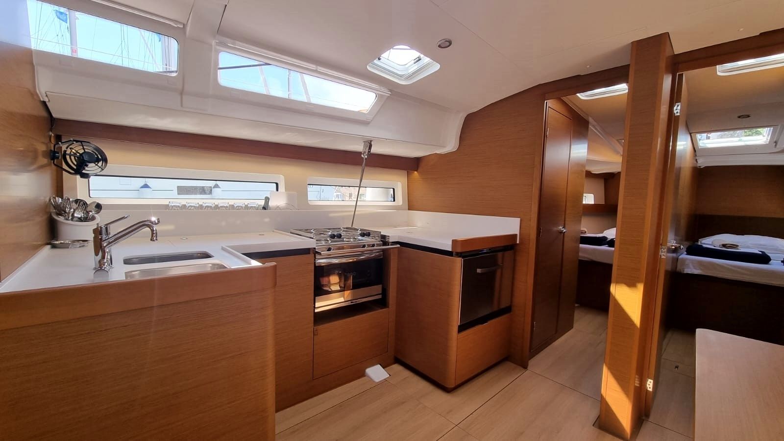 Jeanneau Sun Odyssey 490 | Izzy