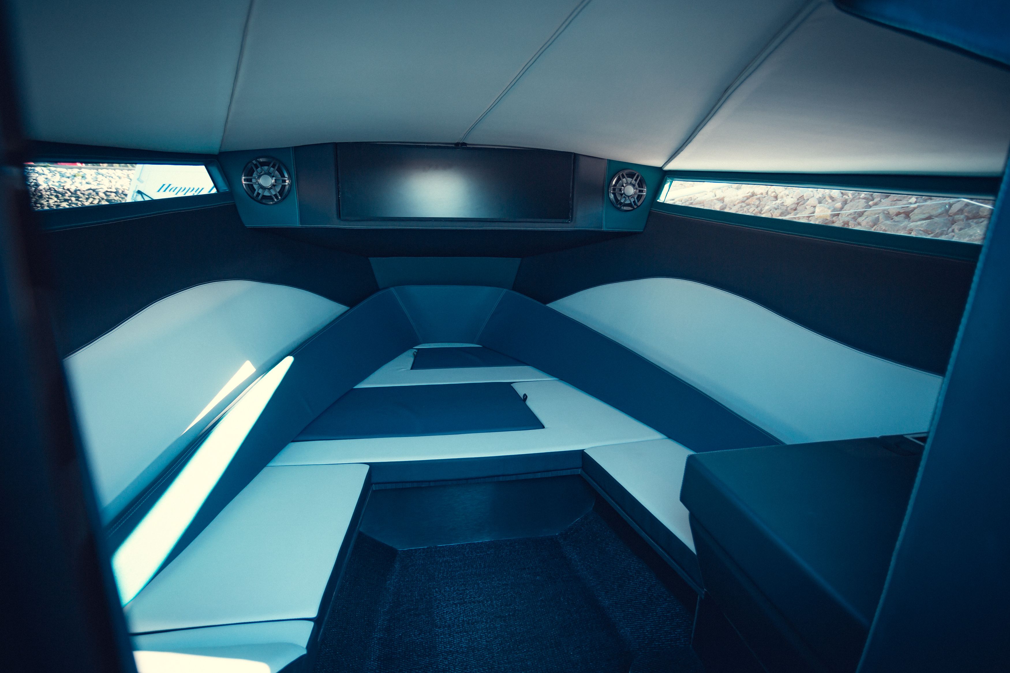 Rom 28 | Black Mirror