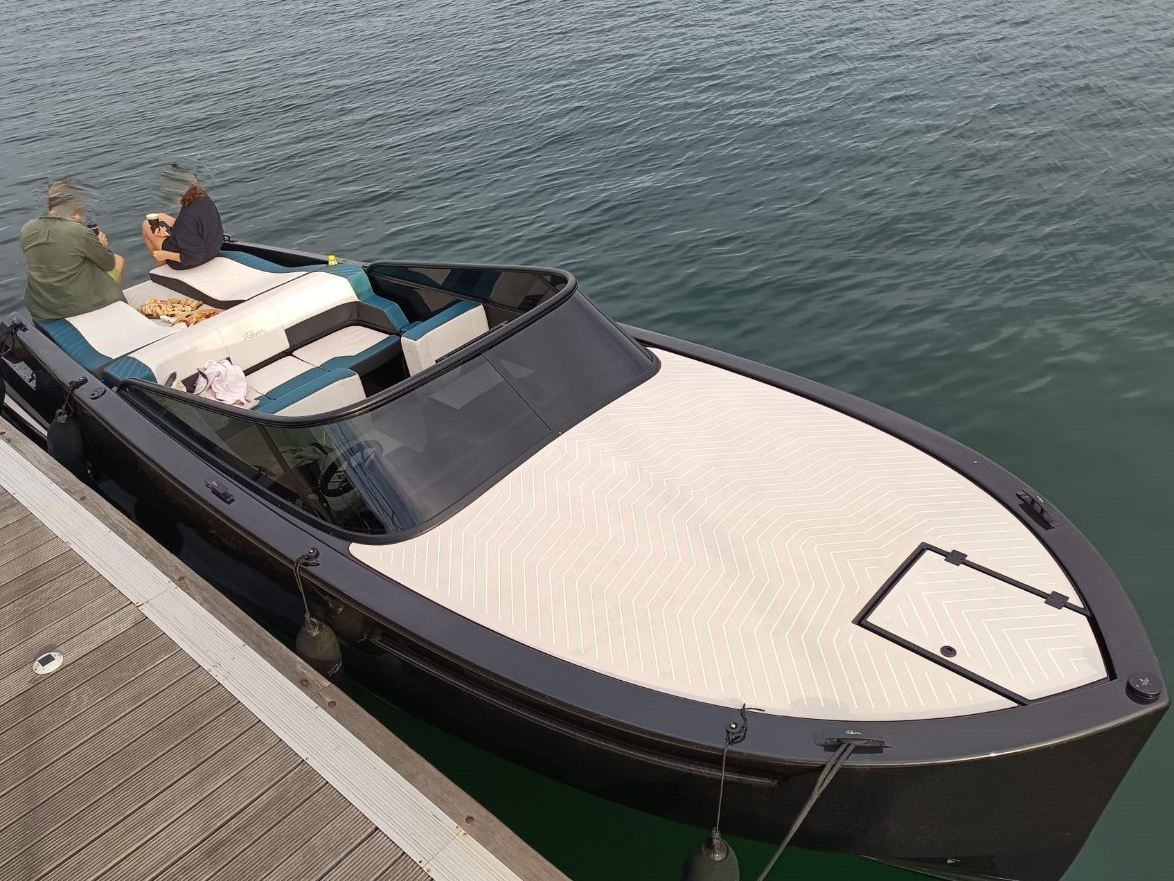 Rom 28 | Black Mirror