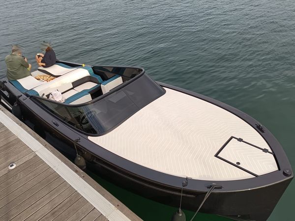 Rom 28 | Black Mirror