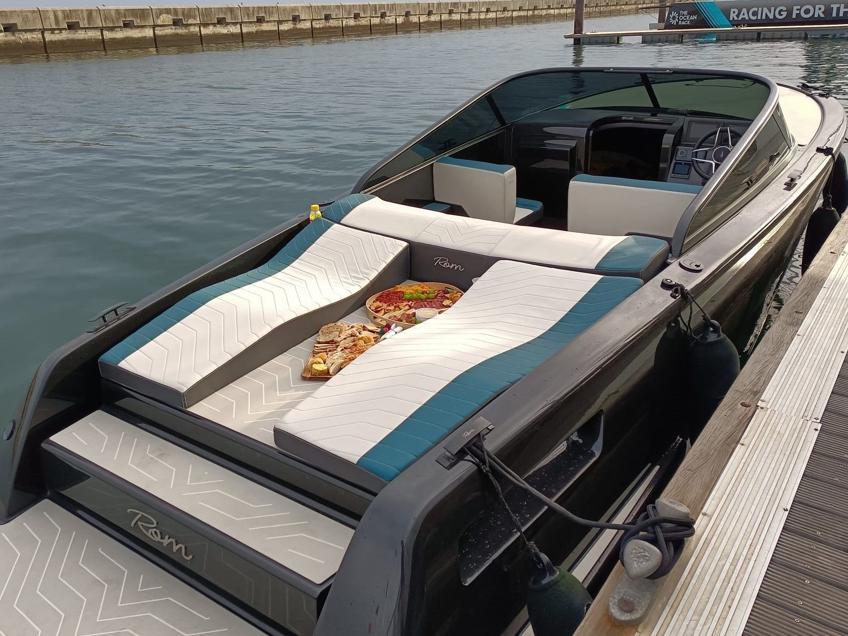 Rom 28 | Black Mirror