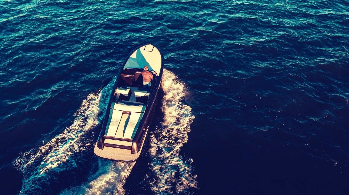 Rom 28 | Black Mirror