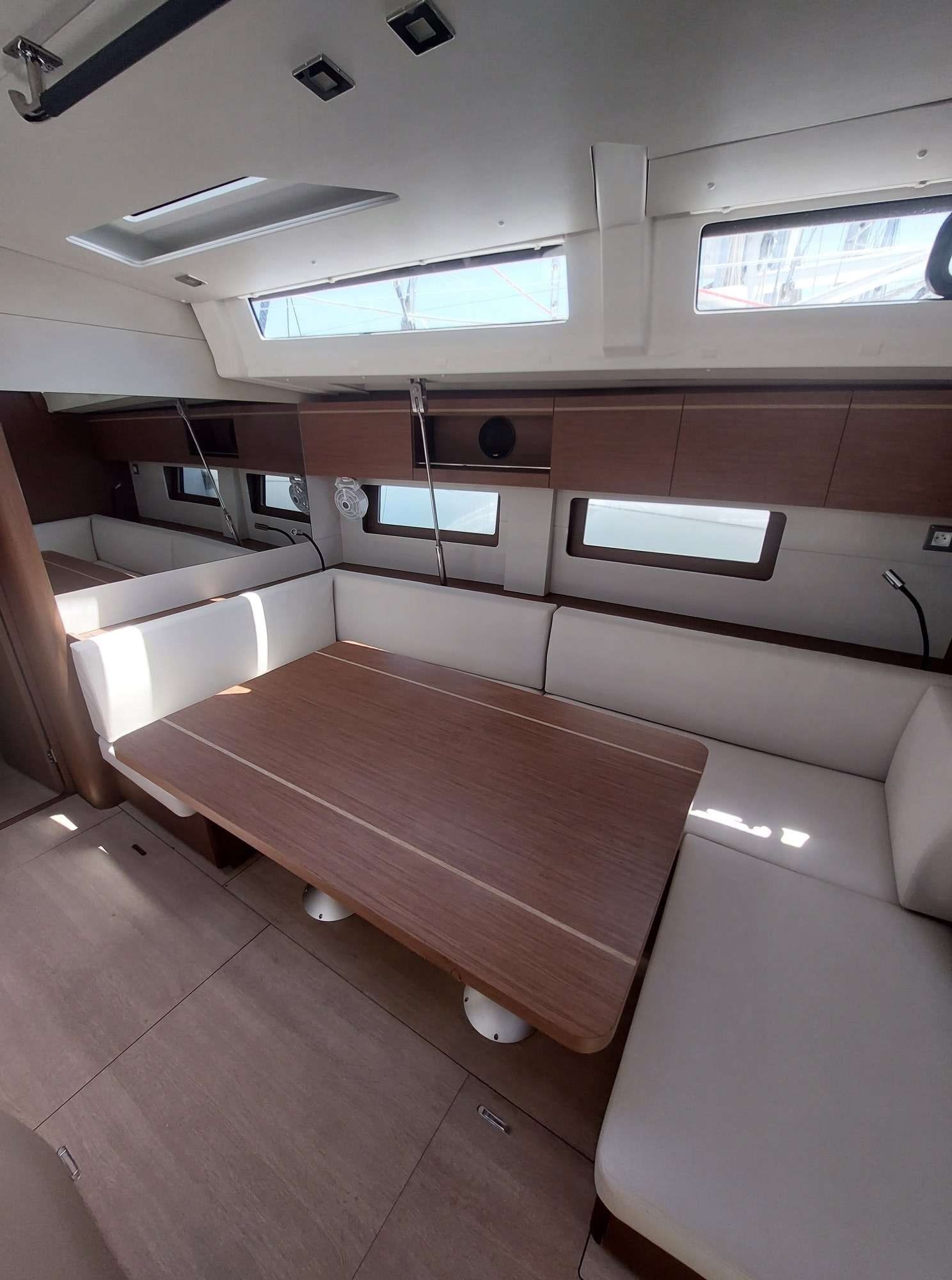 Beneteau Oceanis 51.1 | Omiros