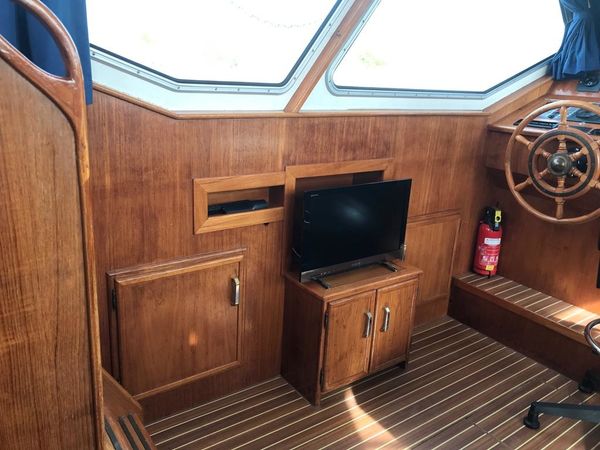 Pedro Solano 33 | Livina