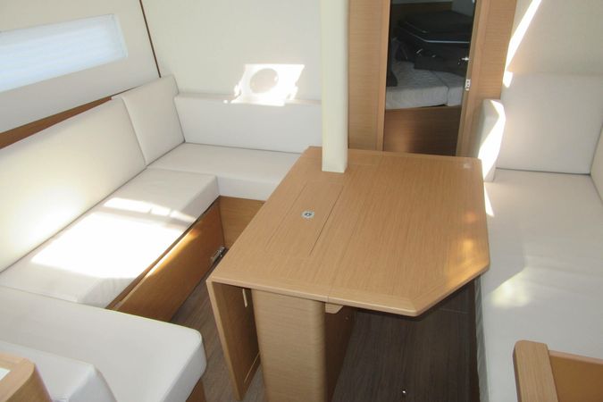 Jeanneau Sun Odyssey 380 | Euforica