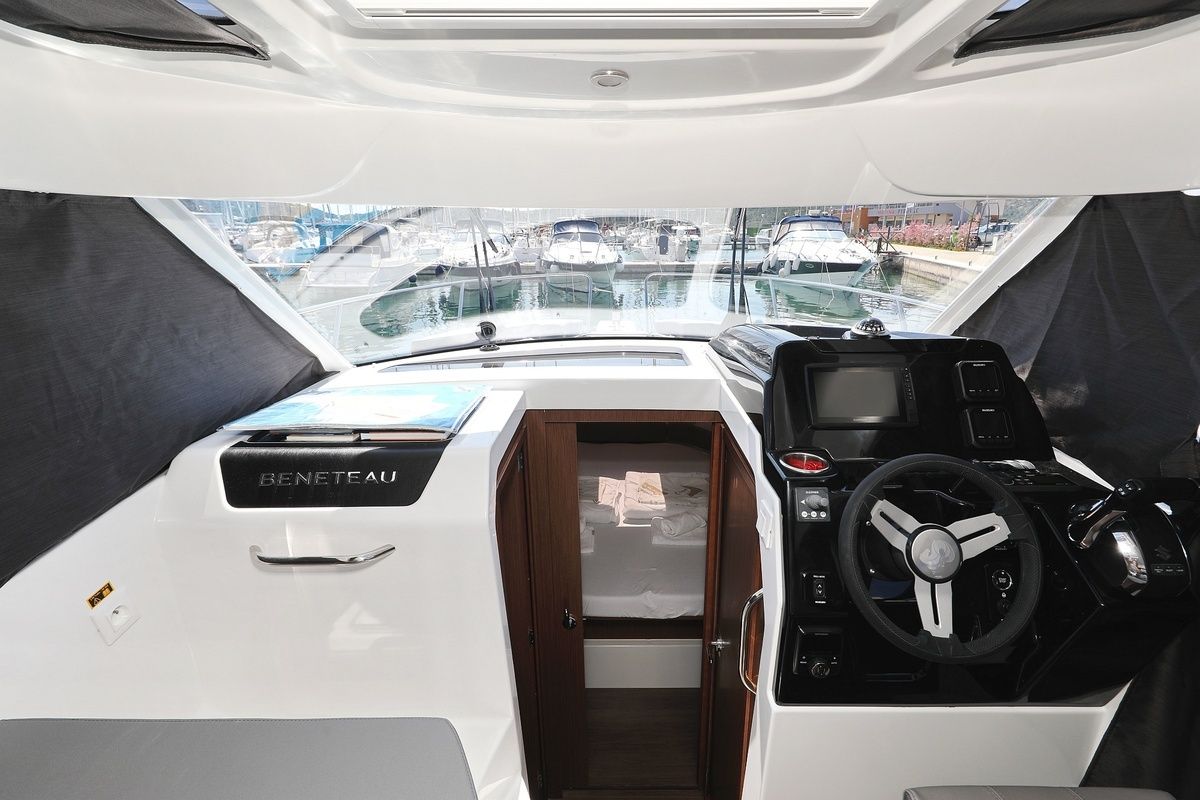 Beneteau Antares 9 | Lolo