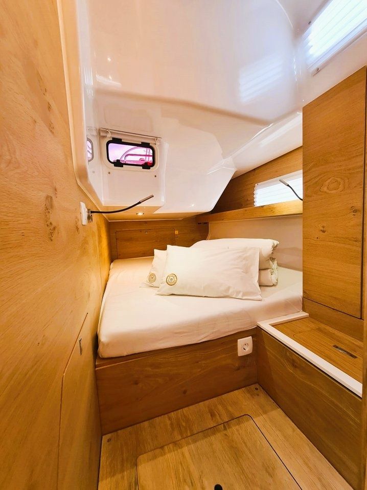 Elan 43 | First Edition