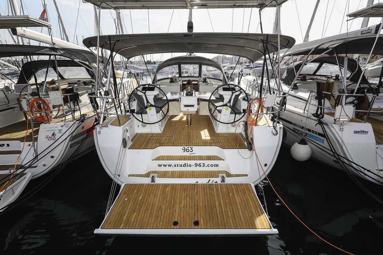 Bavaria Cruiser 46 | Studio 963