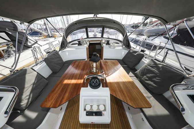 Bavaria Cruiser 46 | Studio 963