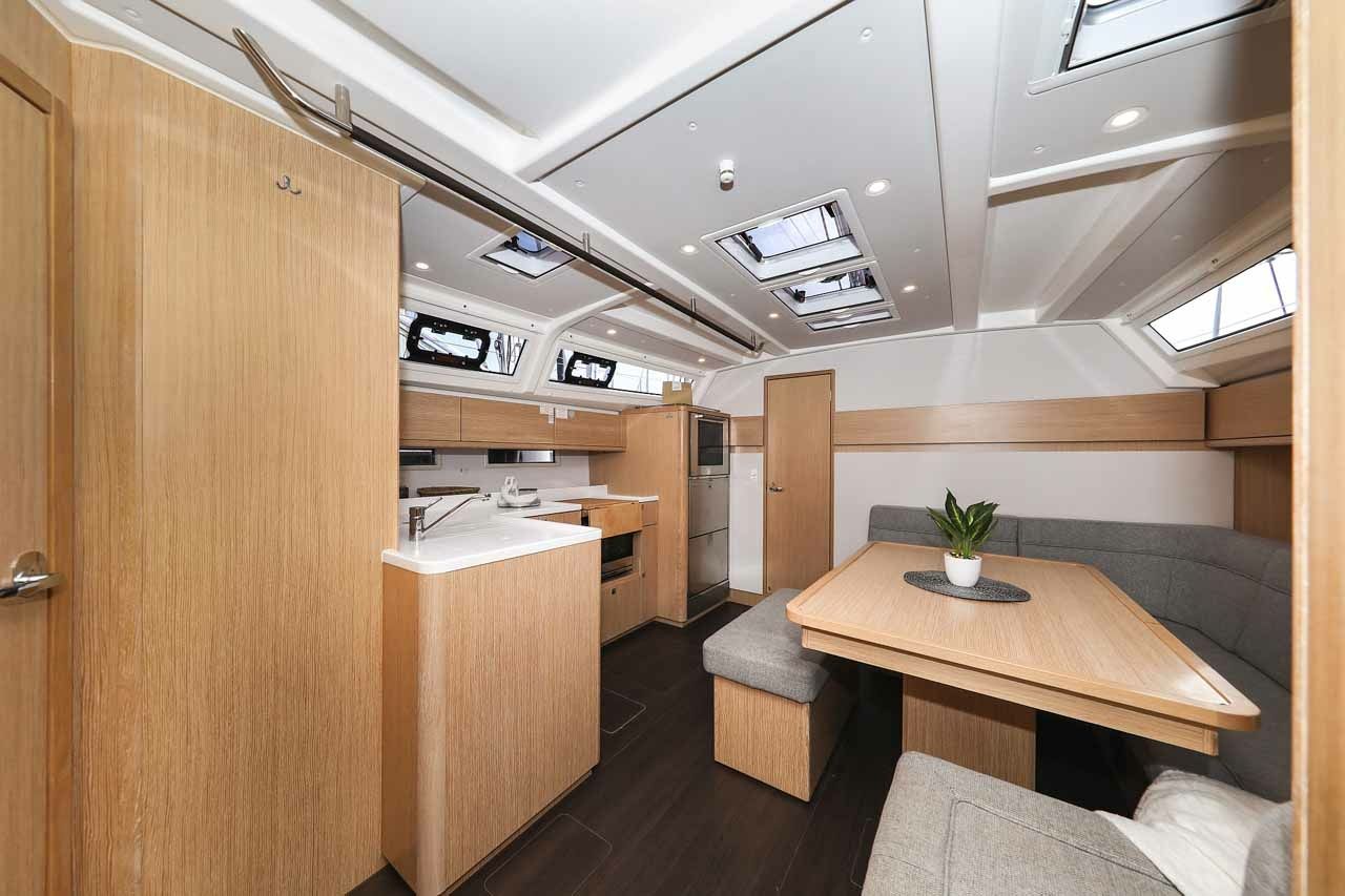 Bavaria Cruiser 46 | Studio 963