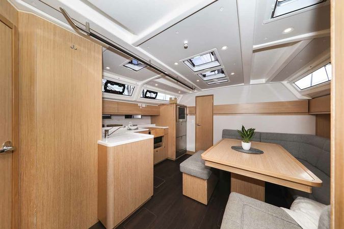 Bavaria Cruiser 46 | Studio 963