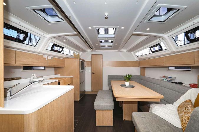 Bavaria Cruiser 46 | Studio 963