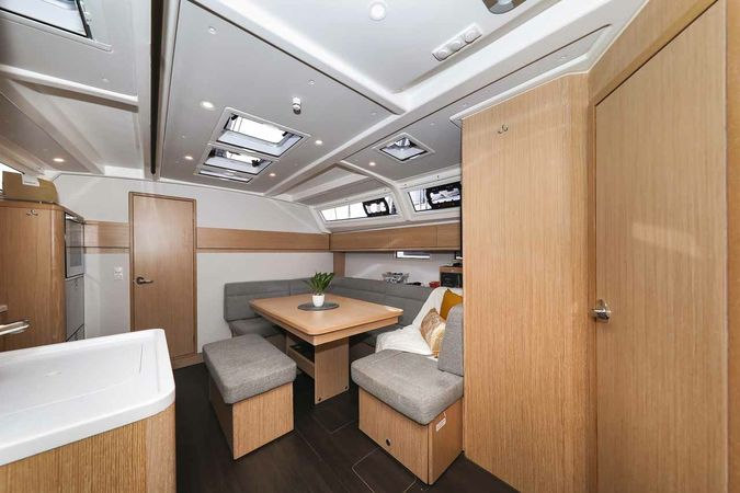 Bavaria Cruiser 46 | Studio 963