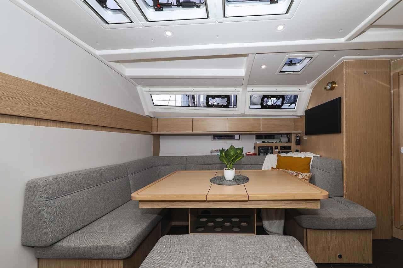 Bavaria Cruiser 46 | Studio 963