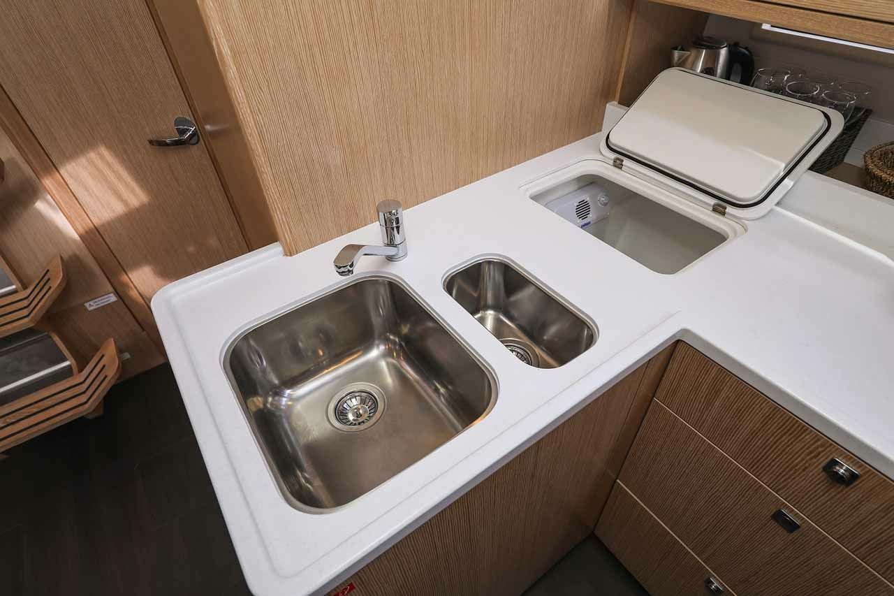 Bavaria Cruiser 46 | Studio 963