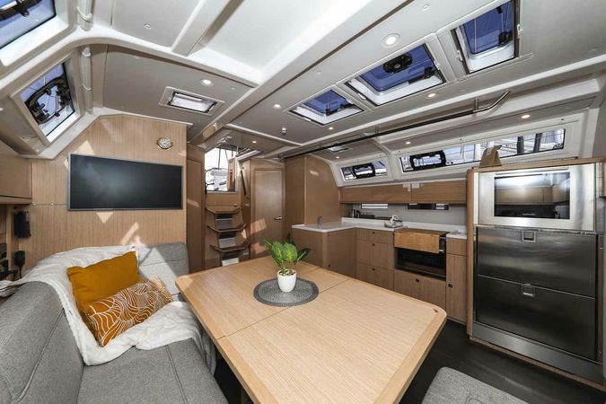 Bavaria Cruiser 46 | Studio 963