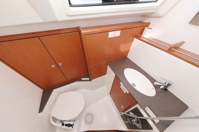 Bavaria Cruiser 37 | Spectrum