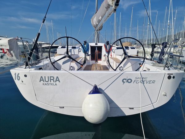 Salona 46 | Aura