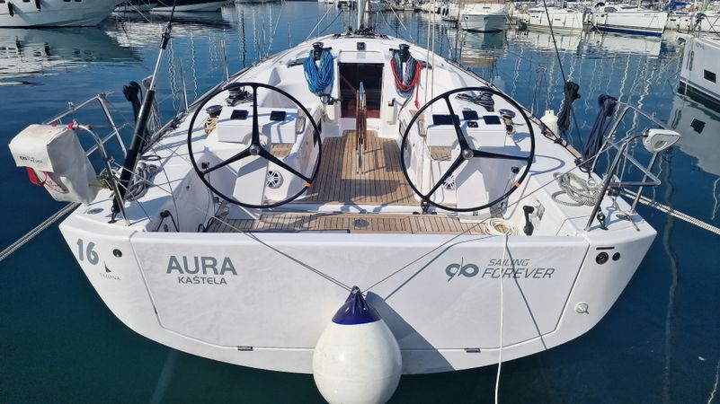 Salona 46 | Aura