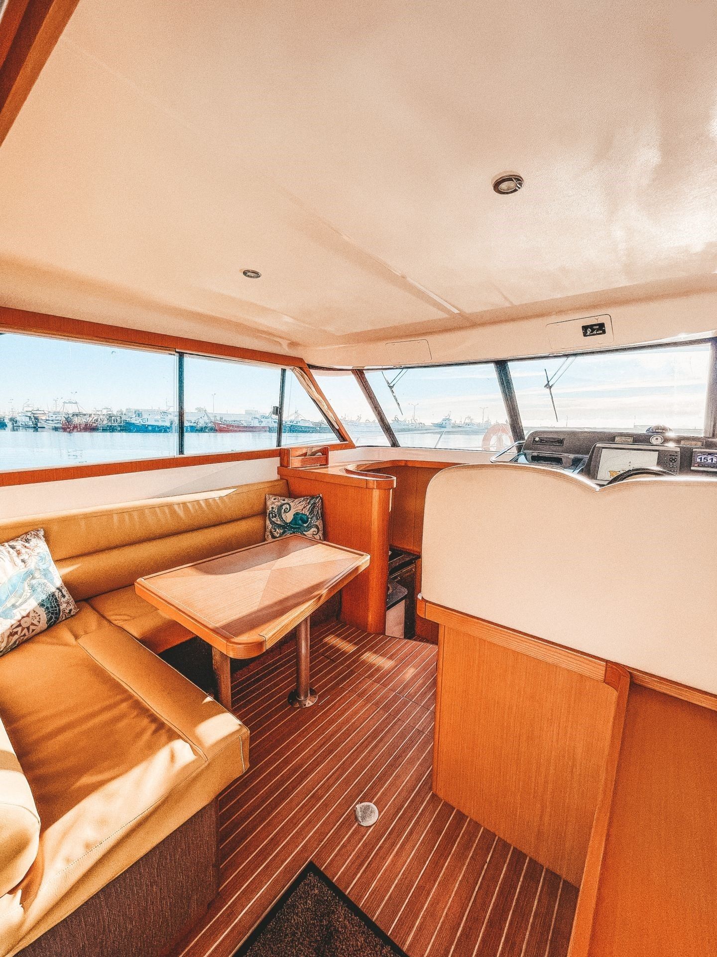 Faeton Moraga 1180 | Raddy