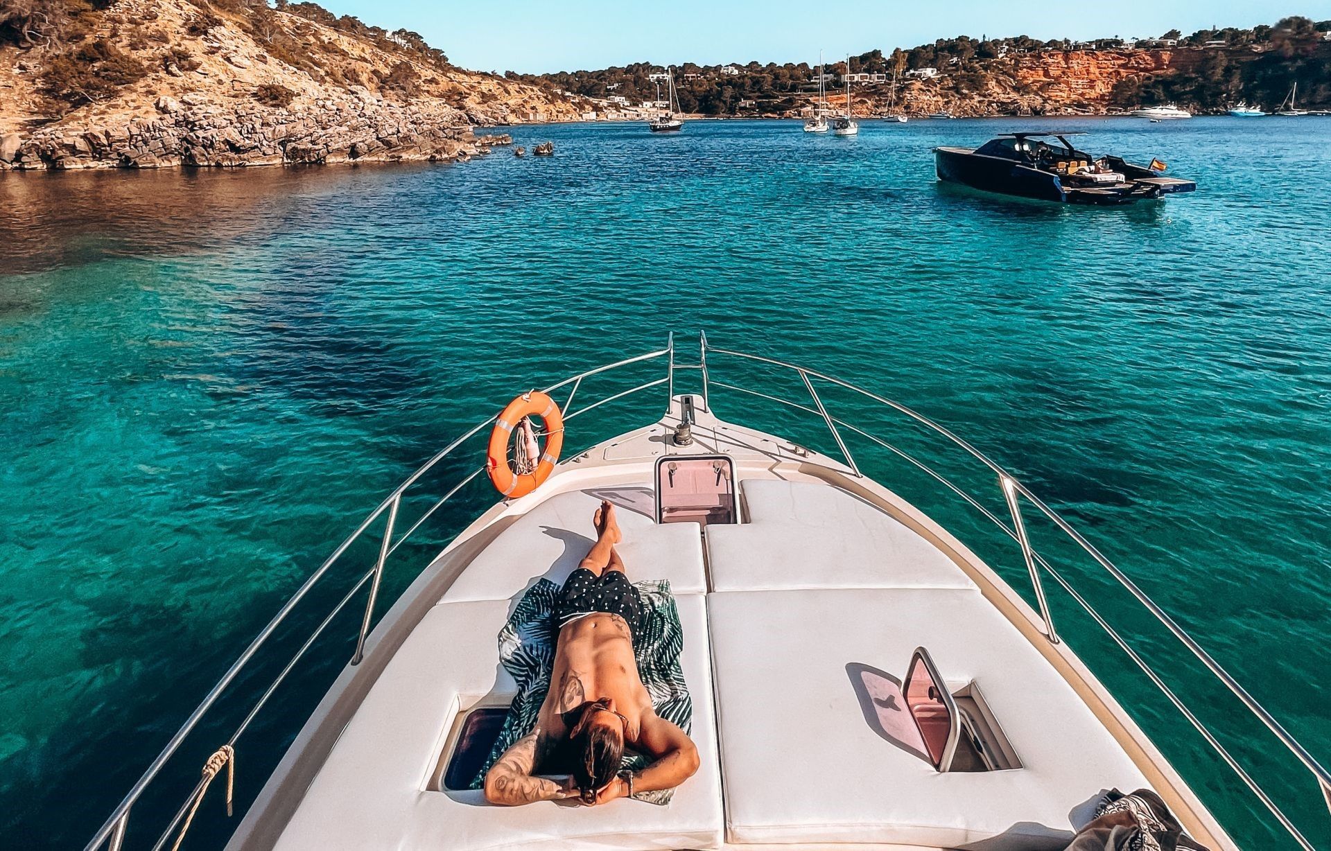 Faeton Moraga 1180 | Raddy