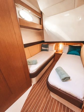 Faeton Moraga 1180 | Raddy