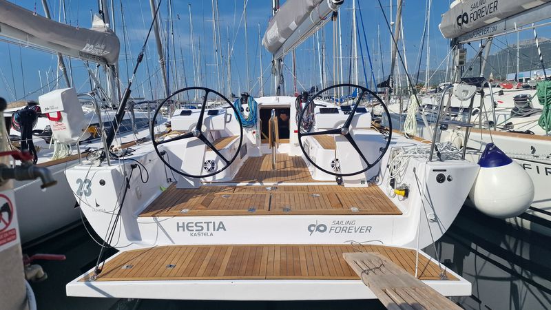 Salona 46 | Hestia