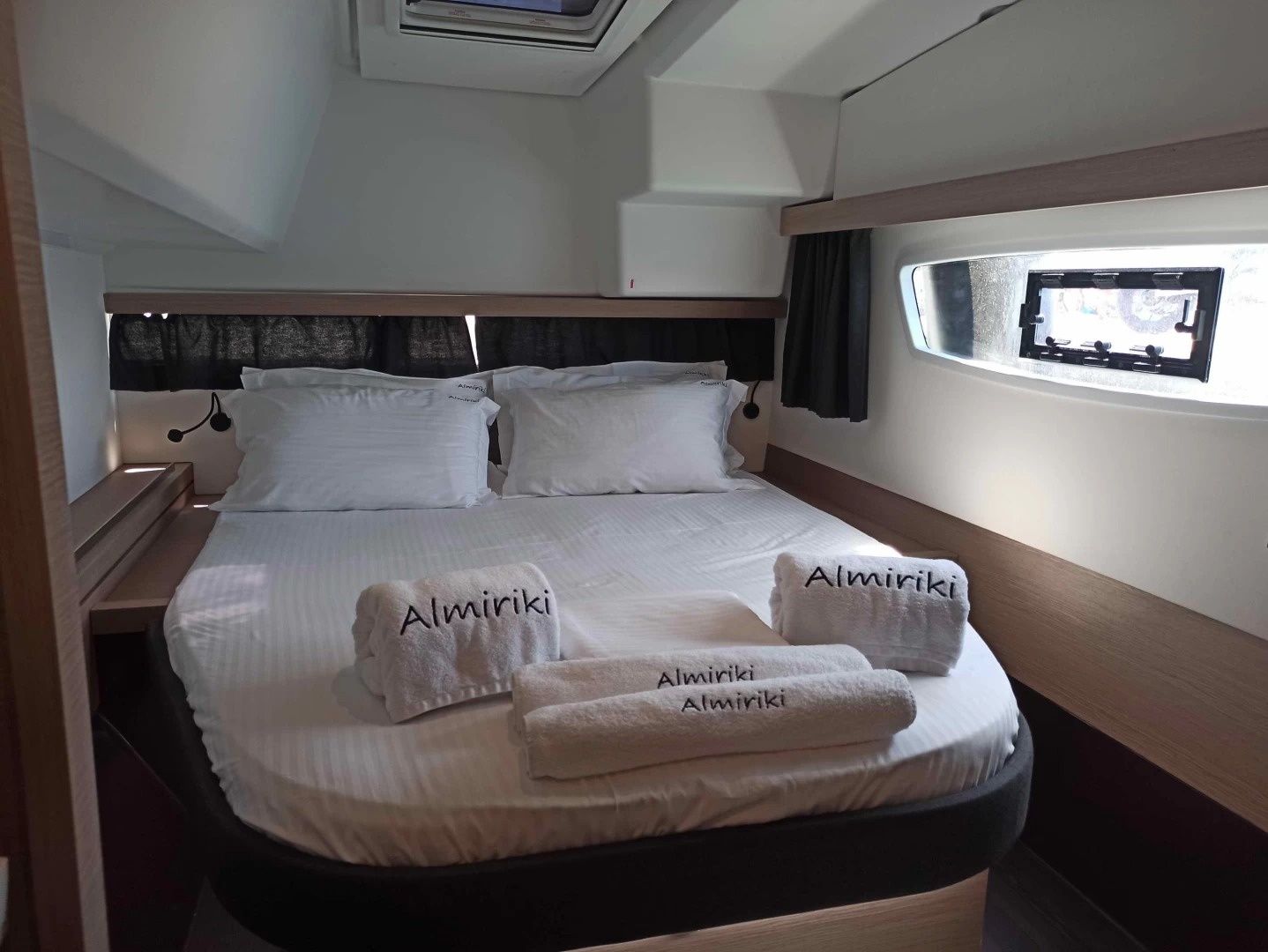 Fountaine Pajot Isla 40 | Almiriki