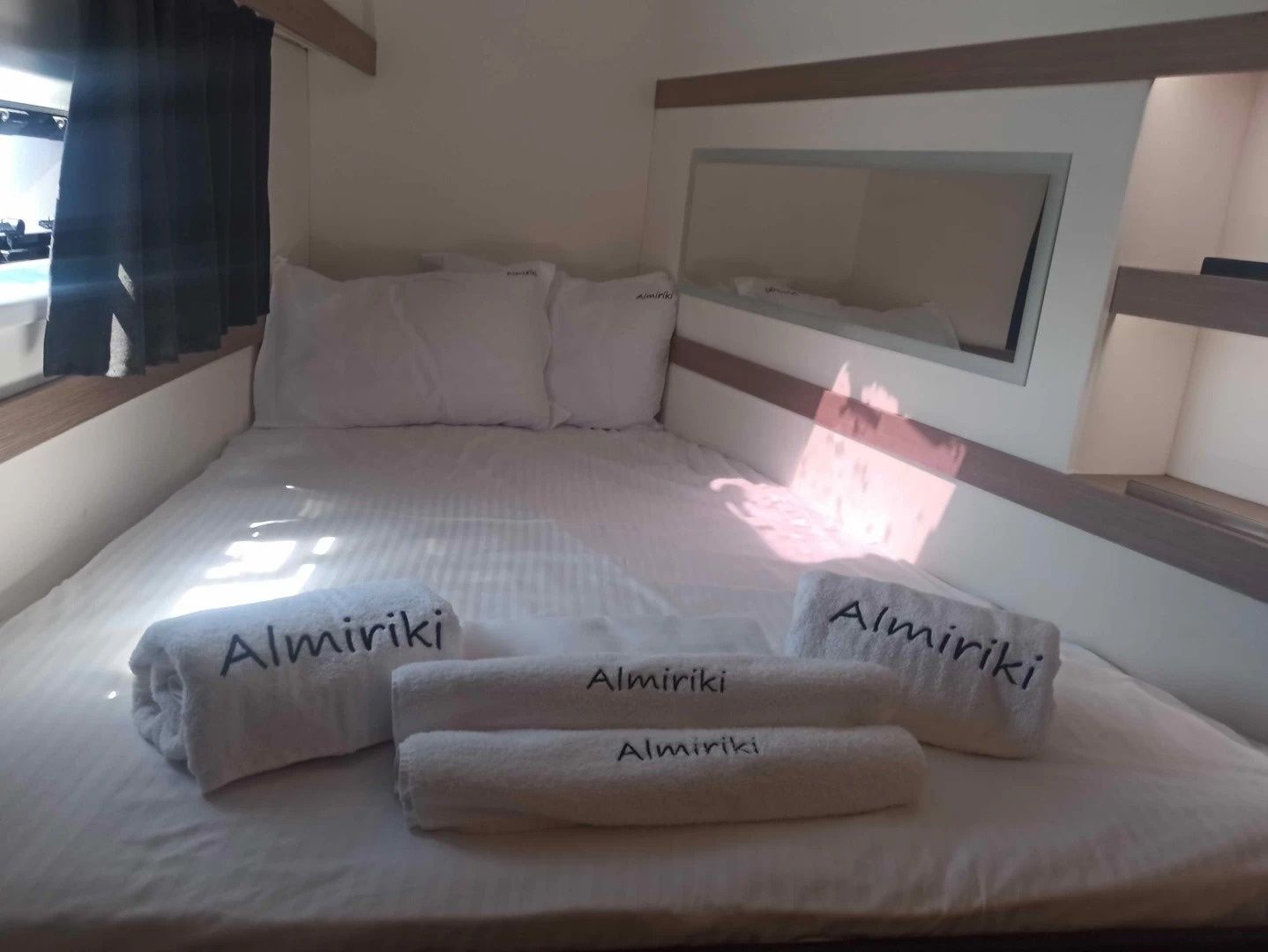 Fountaine Pajot Isla 40 | Almiriki