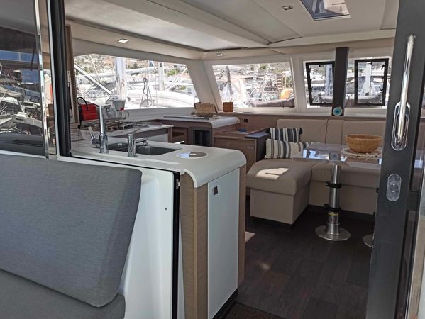 Fountaine Pajot Isla 40 | Almiriki
