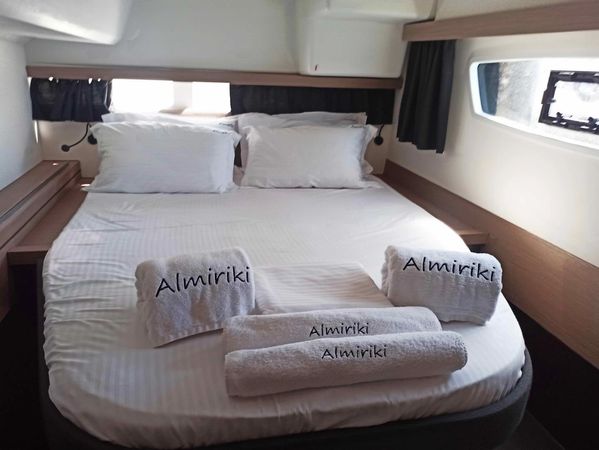 Fountaine Pajot Isla 40 | Almiriki