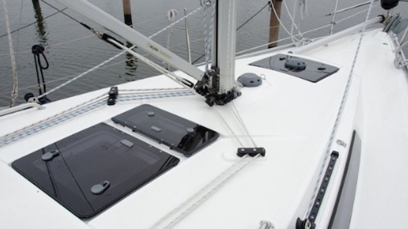 Bavaria Cruiser 33 | Aqua