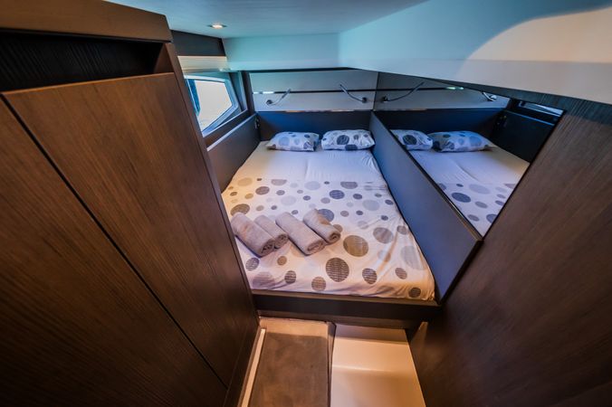 Sealine F430 | Grace 2