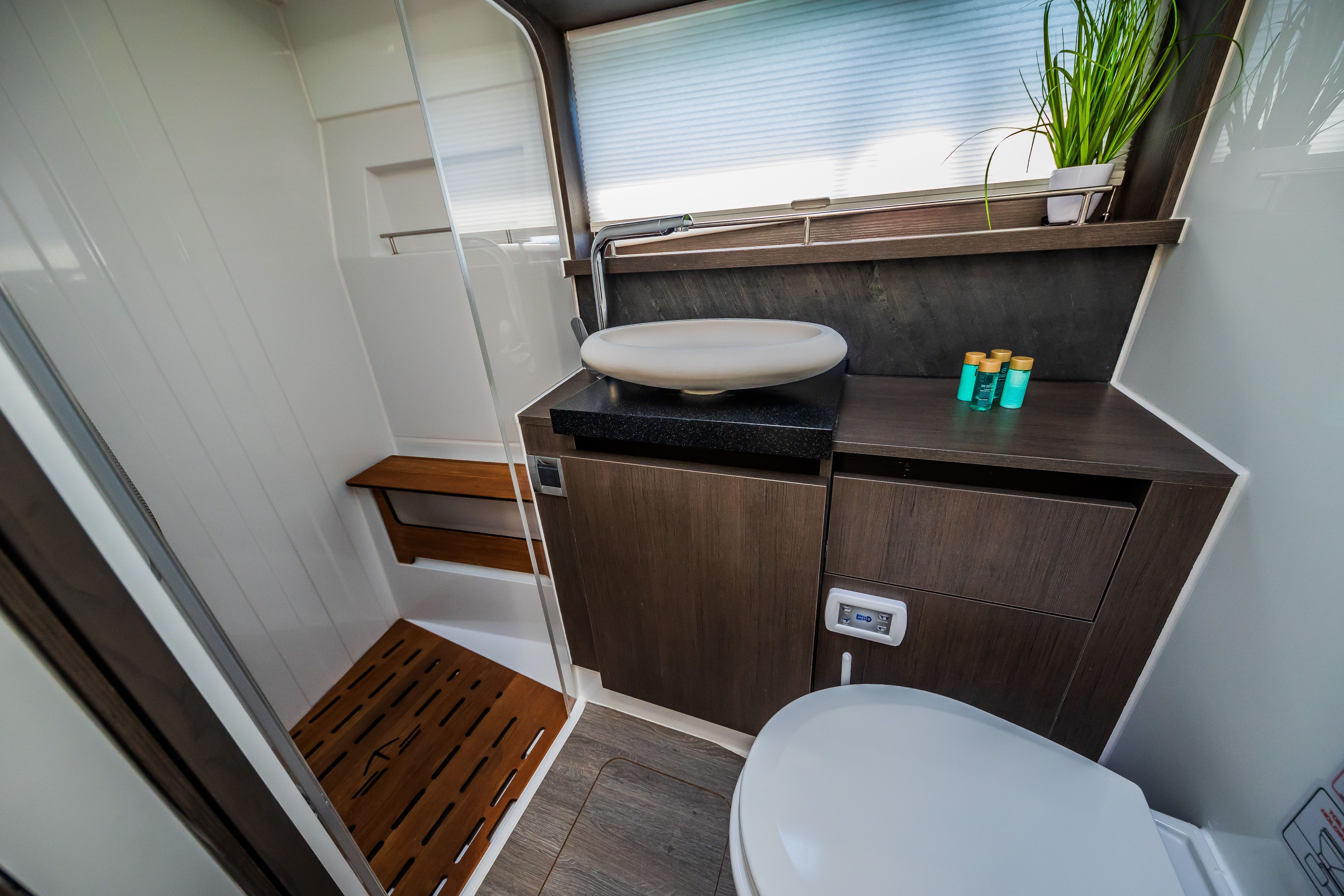 Sealine F430 | Grace 2