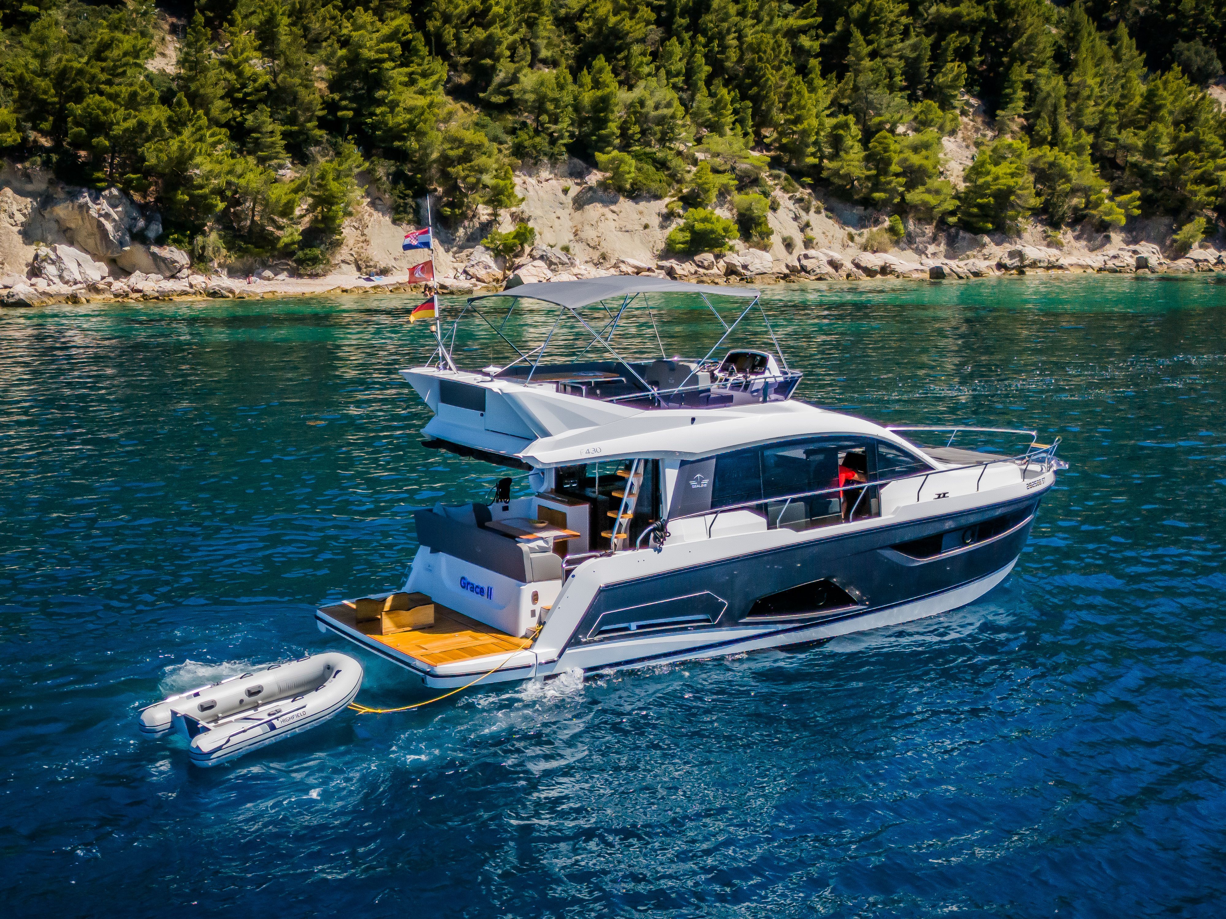 Sealine F430 | Grace 2
