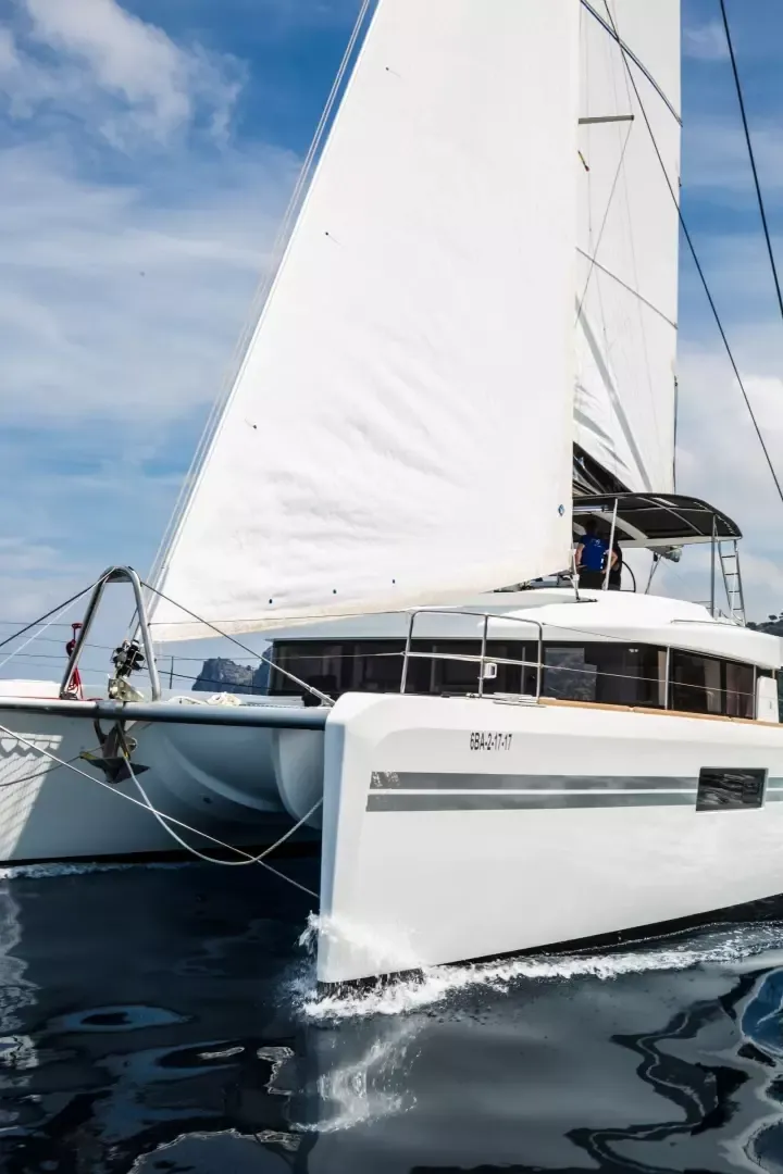 Lagoon 52 F | Idhra 3