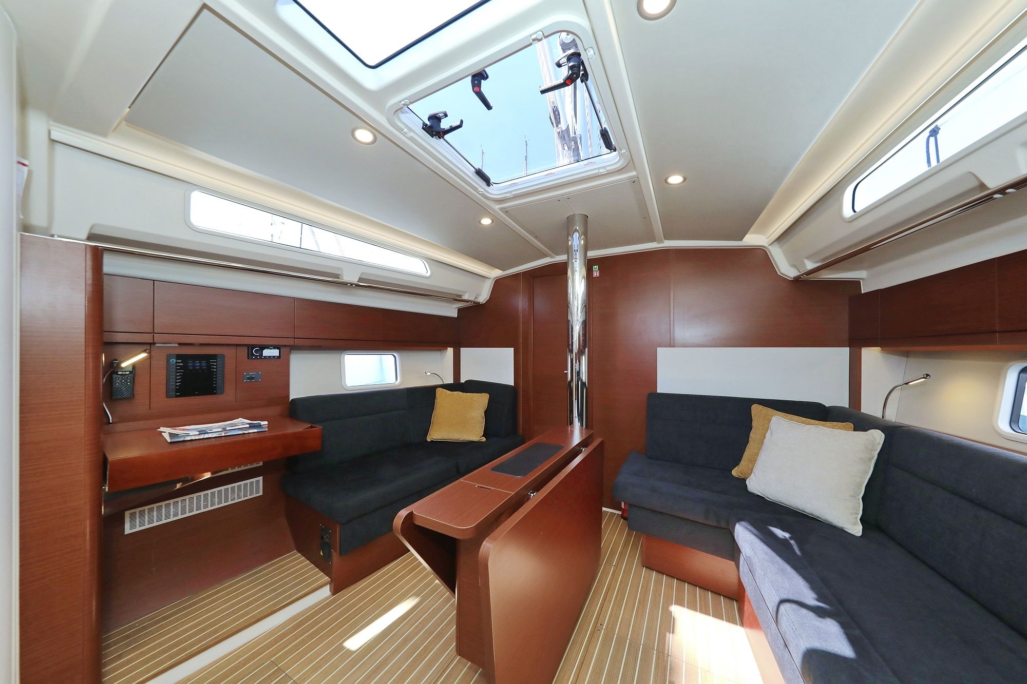 Hanse 418 | Nike