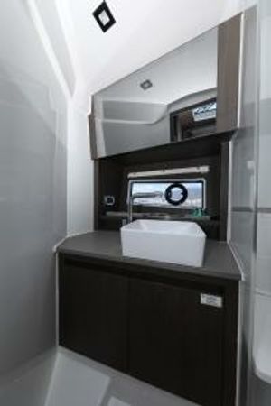 Sealine C335V | Stormi