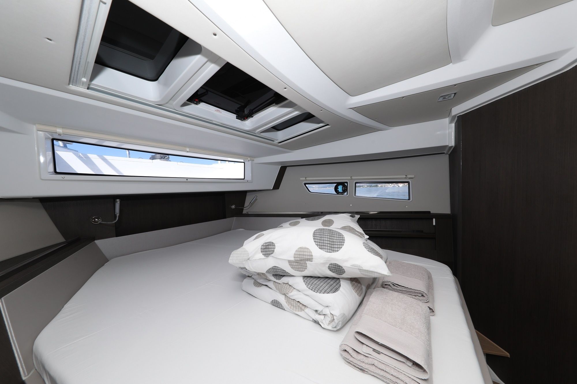 Sealine C335V | Stormi