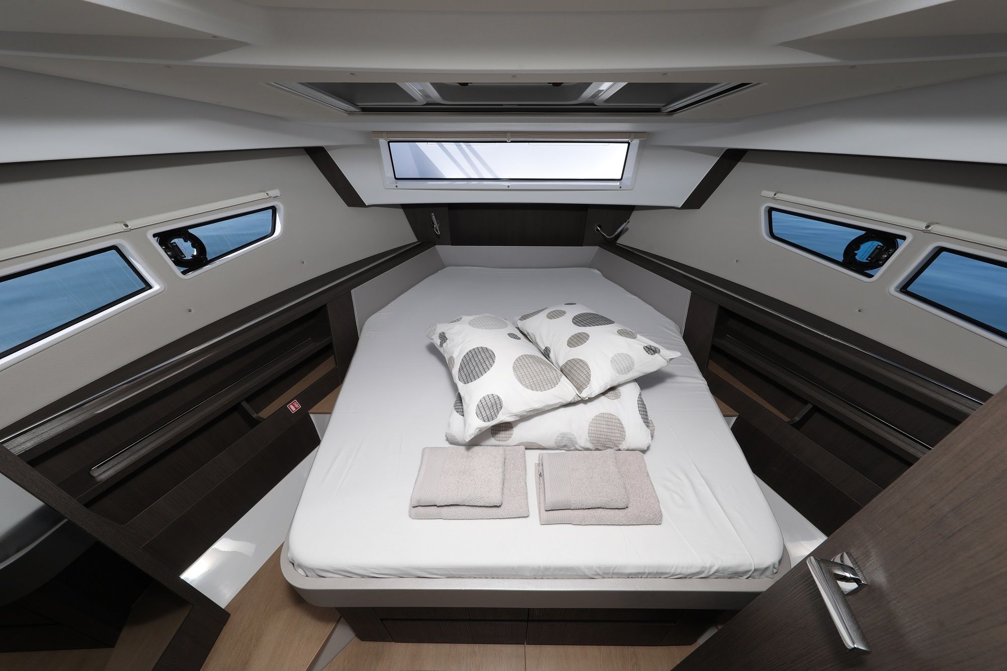 Sealine C335V | Stormi