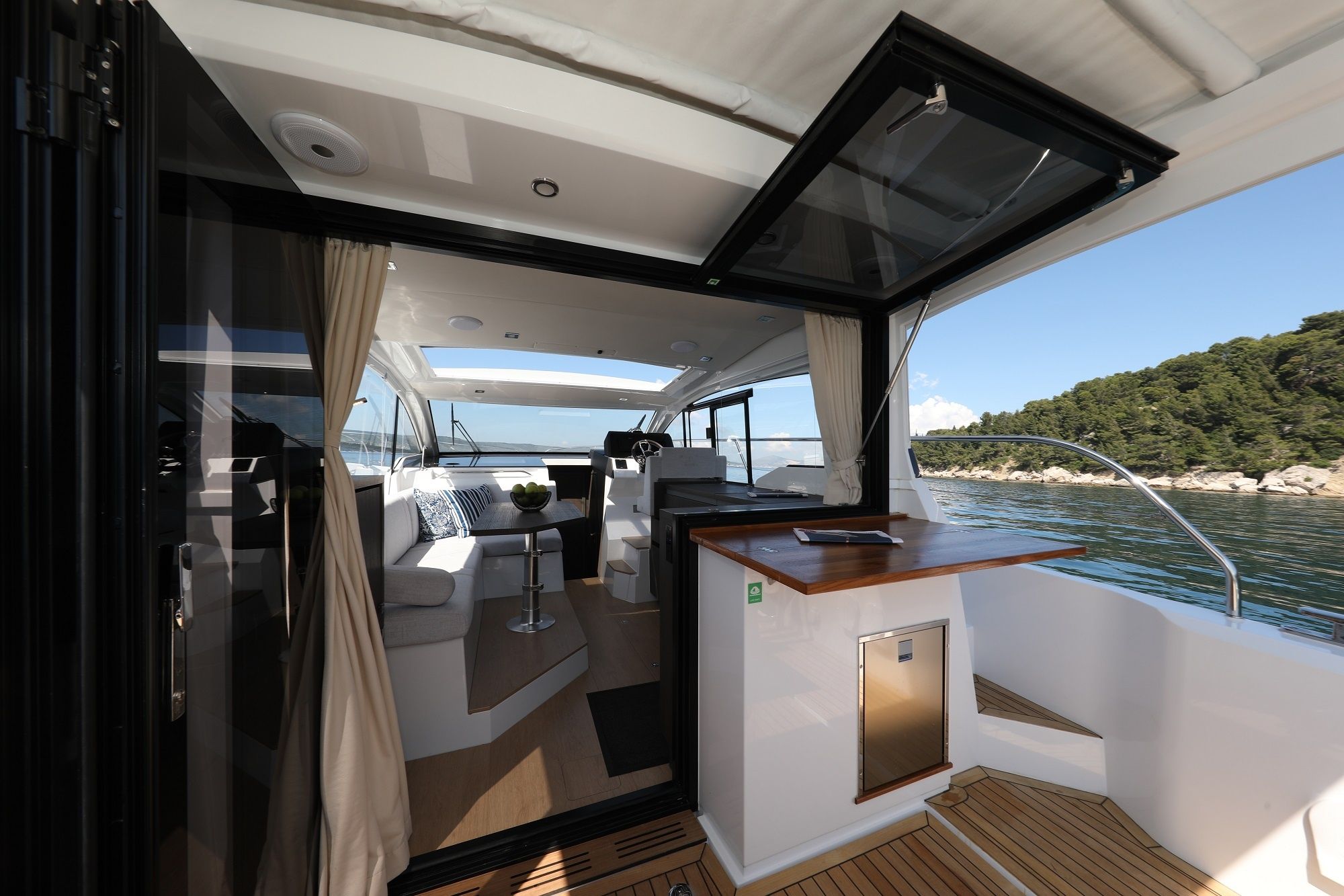 Sealine C335V | Stormi