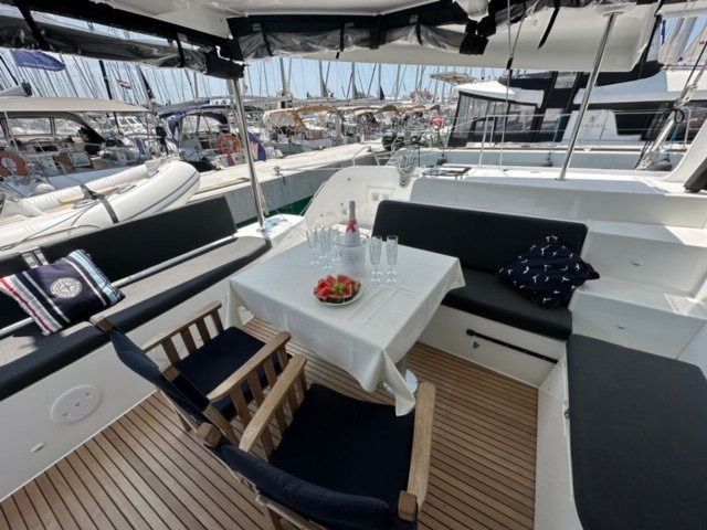 Lagoon 46 | Mira