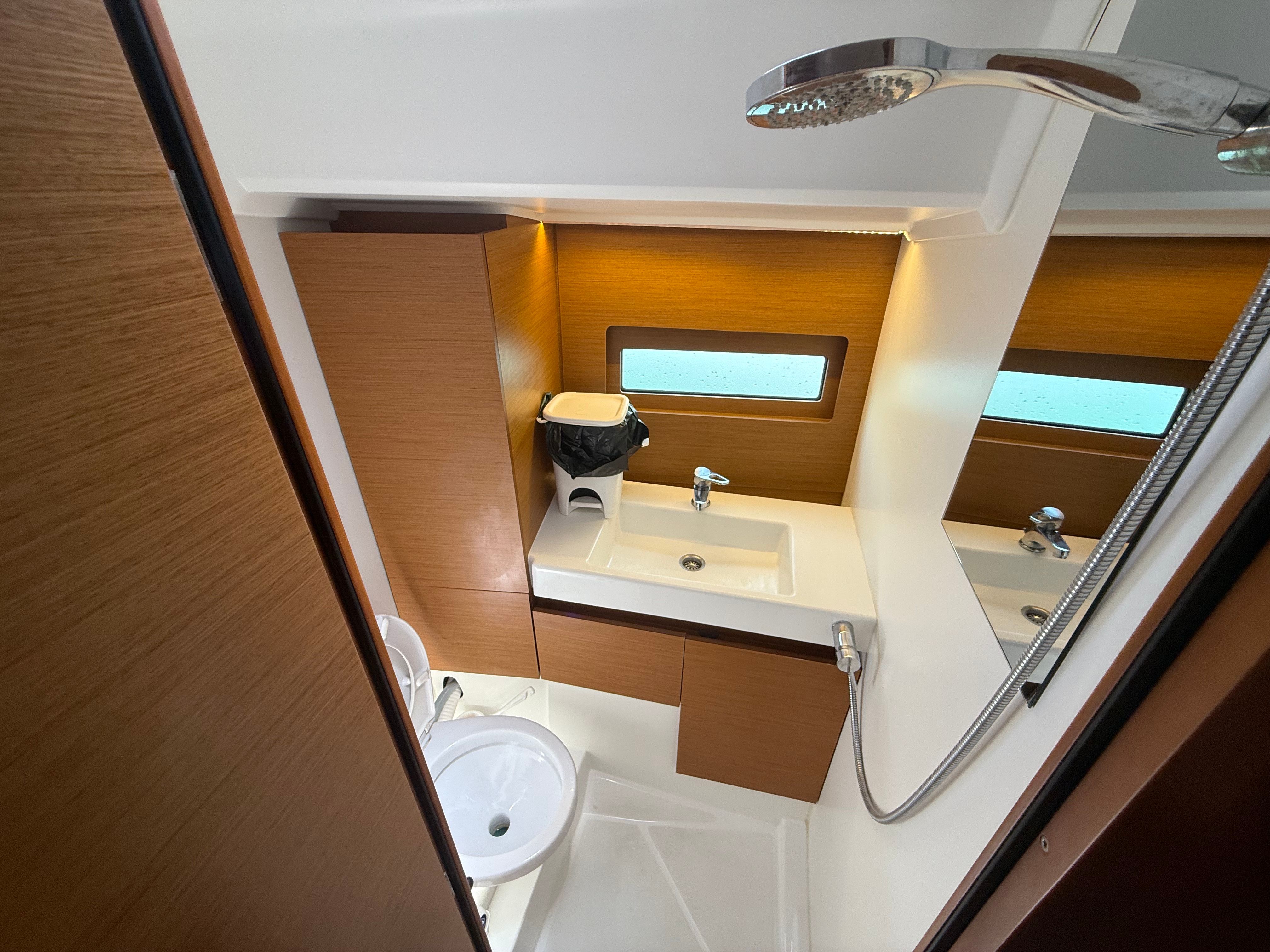 Jeanneau Sun Loft 47 | Bluebell