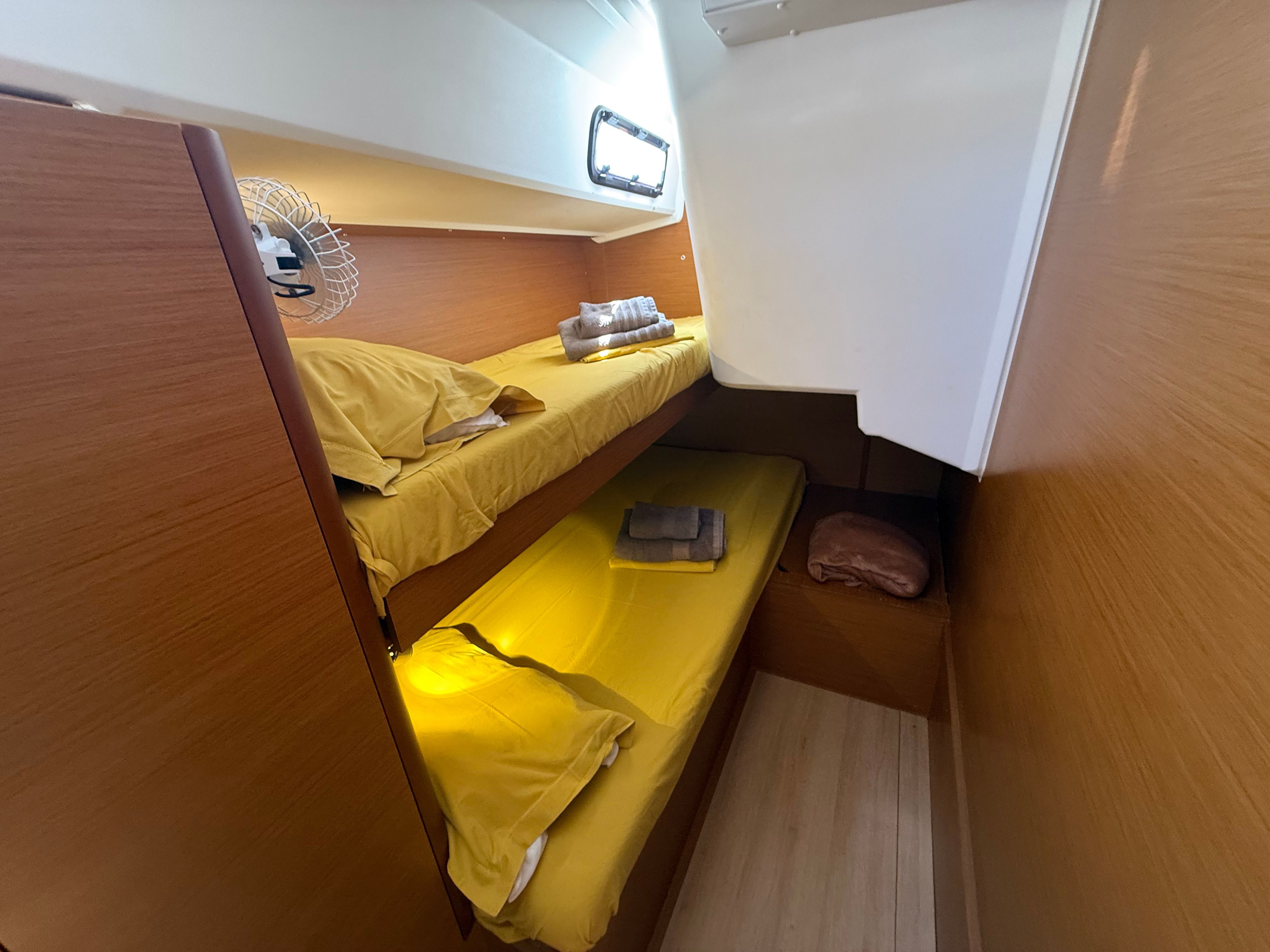Jeanneau Sun Loft 47 | Bluebell