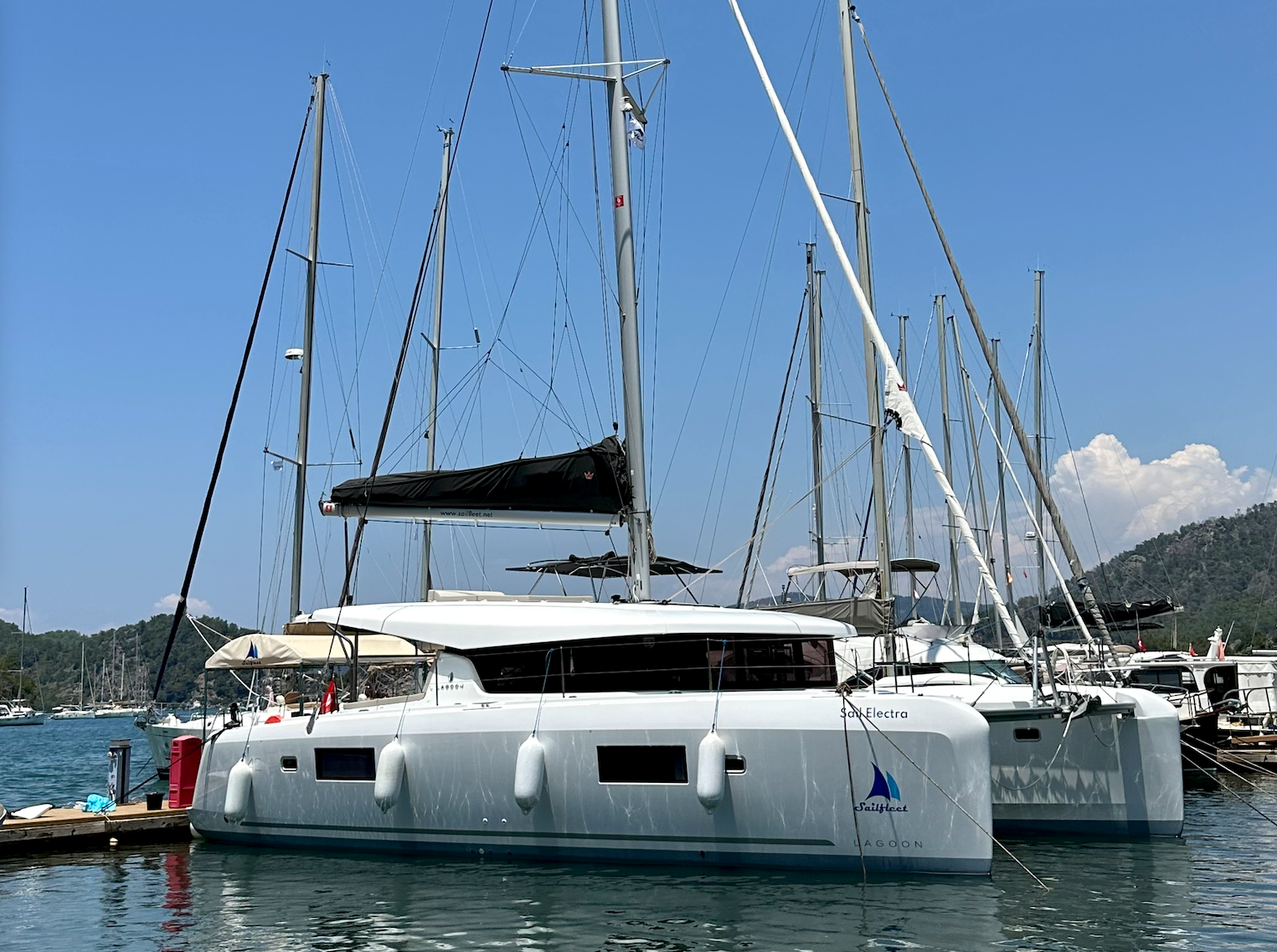 Lagoon 42 | Sail Electra