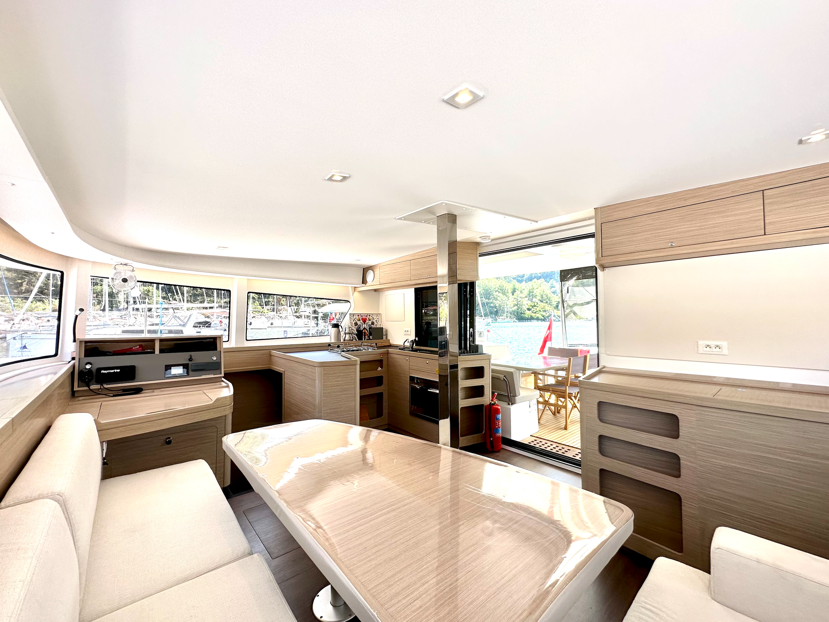 Lagoon 42 | Sail Electra