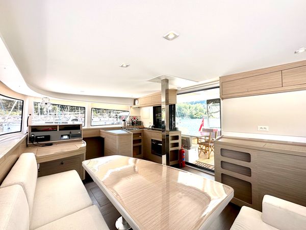 Lagoon 42 | Sail Electra